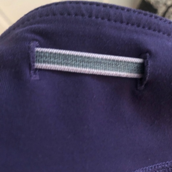 Lululemon Athletics Size 6 Running Crops purple with reflective strips - Picture 6 of 16